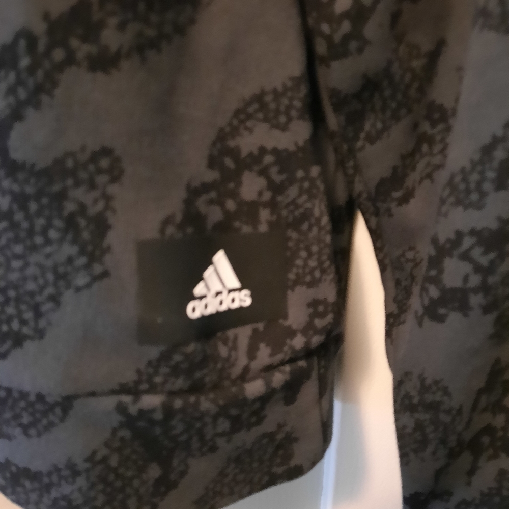 Sweatshirt - Picture 2 of 4